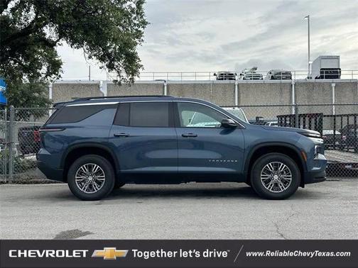 2025 Chevrolet Traverse LT