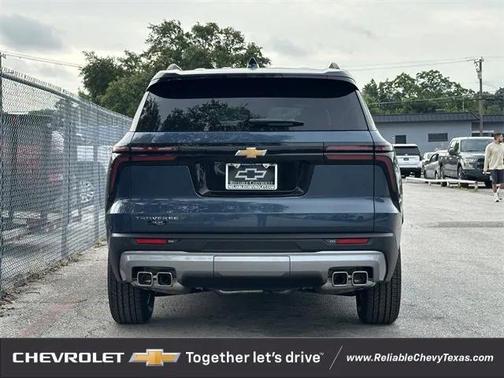 2025 Chevrolet Traverse LT
