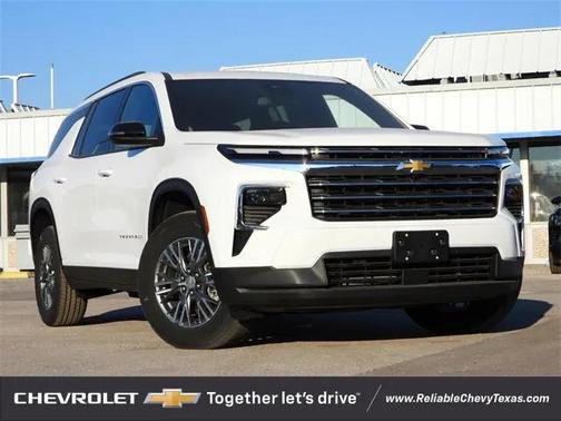 2025 Chevrolet Traverse LT