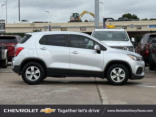 Silver Ice Metallic 2020 Chevrolet Trax LS