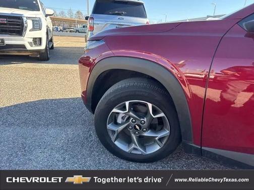 2025 Chevrolet Trax LT