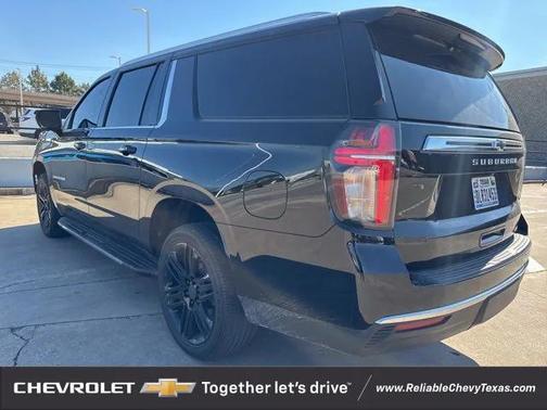 2023 Chevrolet Suburban LT