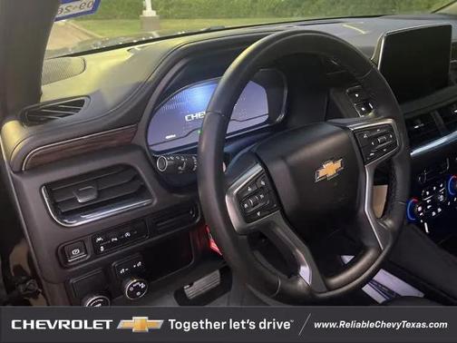 2023 Chevrolet Suburban LT