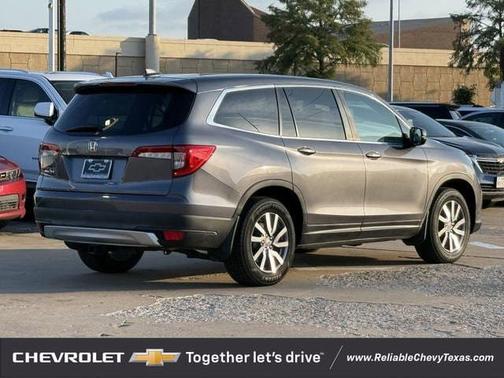 Gray 2021 Honda Pilot 2WD EX-L