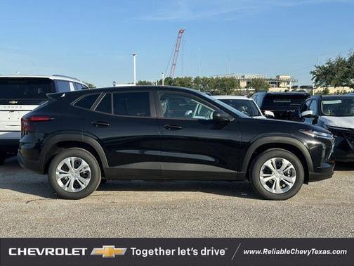 Mosaic Black Metallic 2026 Chevrolet Trax LS
