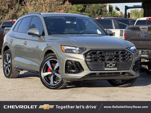 Chronos Gray Metallic 2024 Audi Q5 45 S line Premium Plus