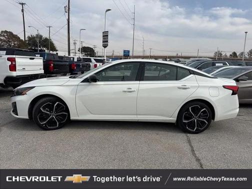 2025 Nissan Altima SR FWD