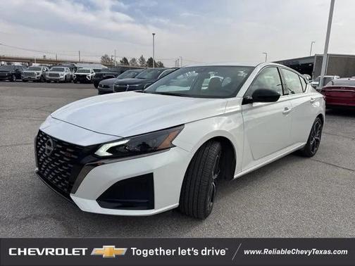 2025 Nissan Altima SR FWD