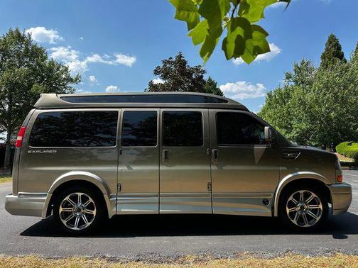 Bronze Alloy Metallic 2016 GMC Savana 2500 Work Van