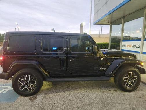 2024 Jeep Wrangler 4-Door Sahara 4x4