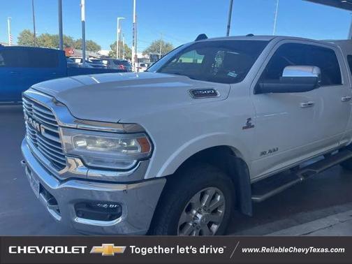 2020 RAM 2500 Laramie Crew Cab 4X4 6'4' Box