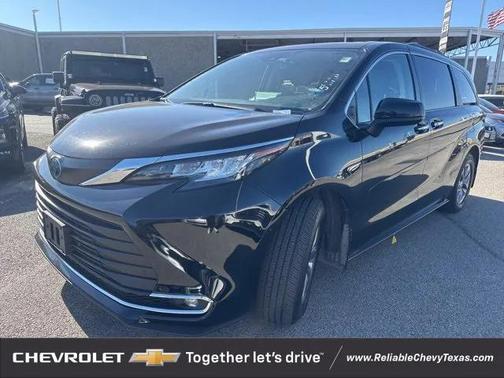 2023 Toyota Sienna XLE