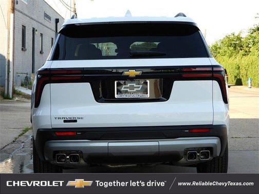 2025 Chevrolet Traverse LT
