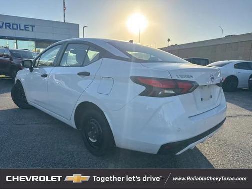 2021 Nissan Versa 1.6 S