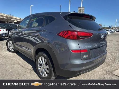 2021 Hyundai TUCSON SE