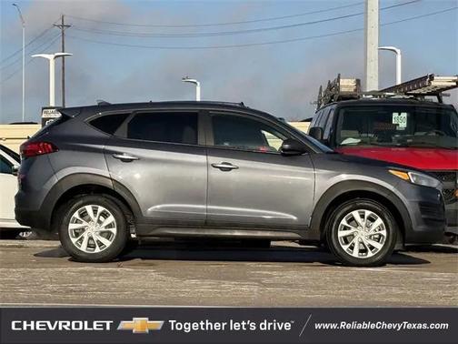 2021 Hyundai TUCSON SE