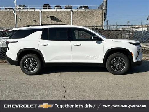 2025 Chevrolet Traverse LT