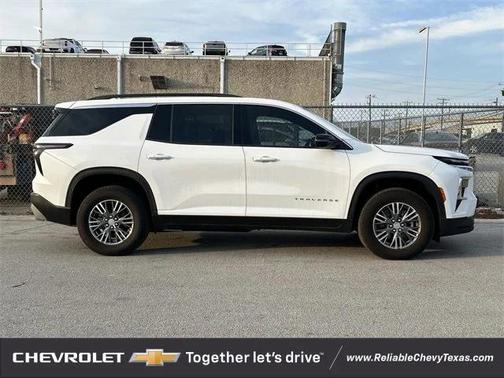 2024 Chevrolet Traverse LT