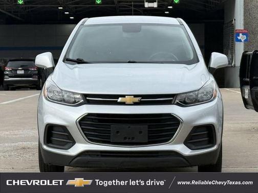 Silver Ice Metallic 2020 Chevrolet Trax LS