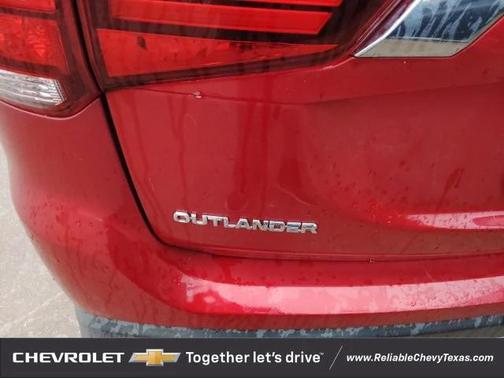 2020 Mitsubishi Outlander ES