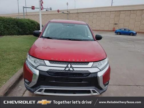 2020 Mitsubishi Outlander ES
