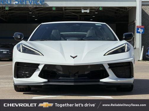 Arctic White 2025 Chevrolet Corvette Stingray w/2LT