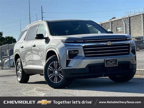 2025 Chevrolet Traverse LT