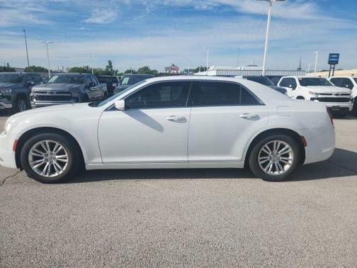 2021 Chrysler 300 Touring