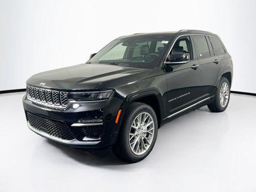 2022 Jeep Grand Cherokee Summit