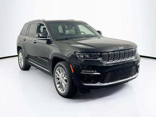 2022 Jeep Grand Cherokee Summit