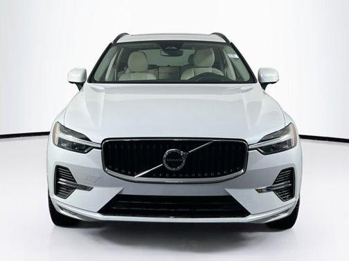 2022 Volvo XC60 B5 Momentum