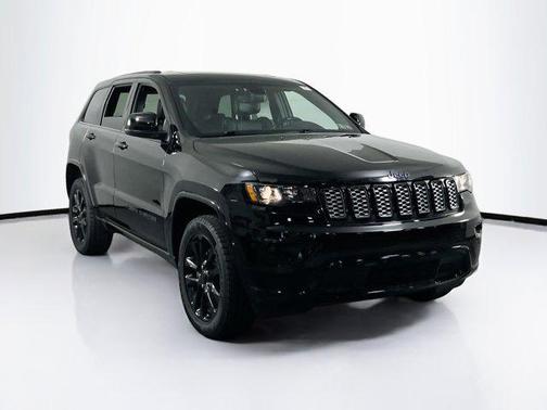 2022 Jeep Grand Cherokee Laredo