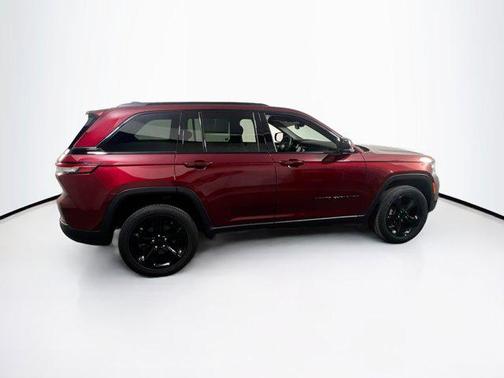 Velvet Red Pearlcoat 2023 Jeep Grand Cherokee Altitude