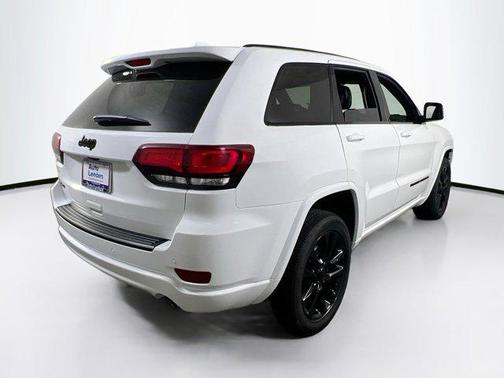 2022 Jeep Grand Cherokee Laredo