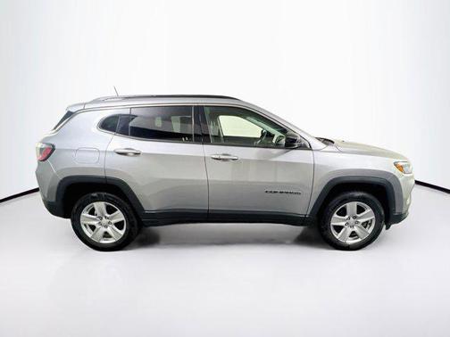 Billet Silver Metallic Clearcoat 2022 Jeep Compass Latitude