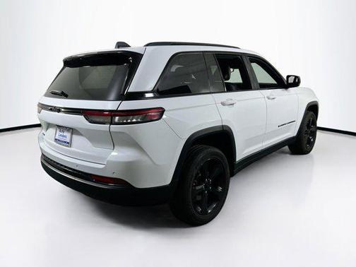 2022 Jeep Grand Cherokee Altitude