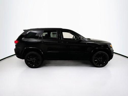 2022 Jeep Grand Cherokee Laredo
