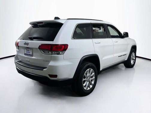 2022 Jeep Grand Cherokee Laredo