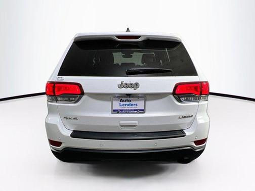 Bright White Clearcoat 2022 Jeep Grand Cherokee Laredo