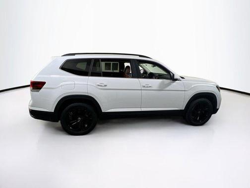2022 Volkswagen Atlas 3.6L SE w/Technology