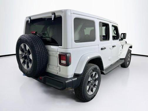 Bright White Clearcoat 2023 Jeep Wrangler 4-Door Sahara 4x4