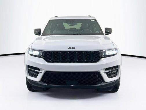 2022 Jeep Grand Cherokee Altitude