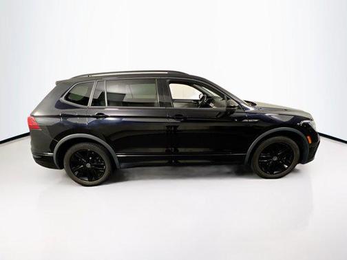 2022 Volkswagen Tiguan 2.0T SE R-Line Black 4MOTION