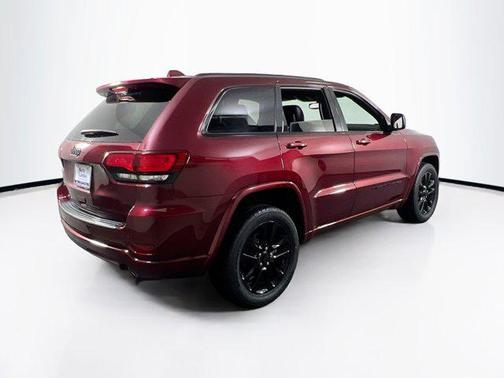 2022 Jeep Grand Cherokee Laredo