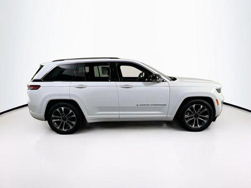 2022 Jeep Grand Cherokee Overland