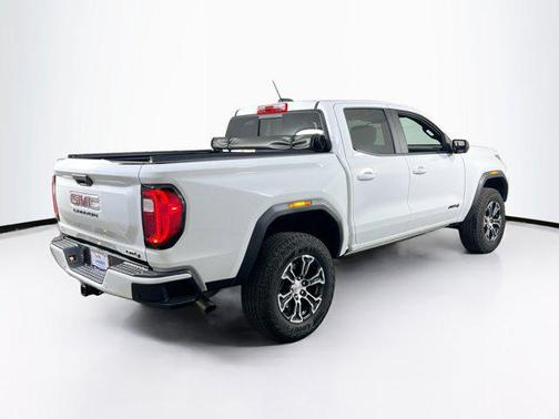 Summit White 2024 GMC Canyon AT4