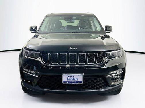 Diamond Black Crystal Pearlcoat 2023 Jeep Grand Cherokee Limited