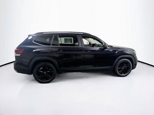 2022 Volkswagen Atlas 3.6L SE w/Technology