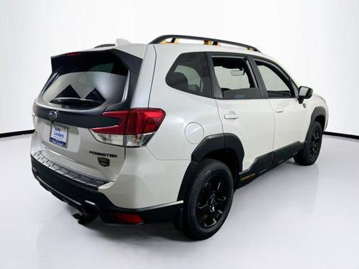 Crystal White Pearl 2022 Subaru Forester Wilderness