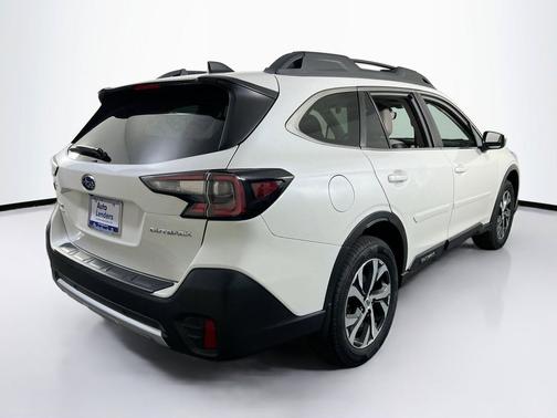 Crystal White Pearl 2022 Subaru Outback Limited